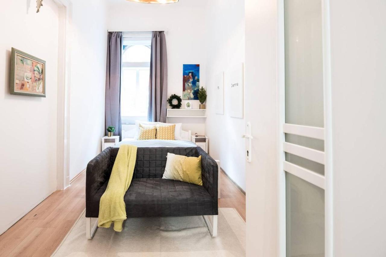 Cosy And Central Apartment With 4 Bedrooms And A/C Budapest Exterior photo